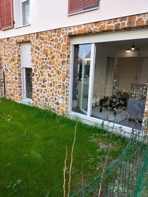Appartement F2 De Haut Standing En Hypercentre Avec Jardin Prive A 270 M De La Gare De Mantes ! Екстер'єр фото