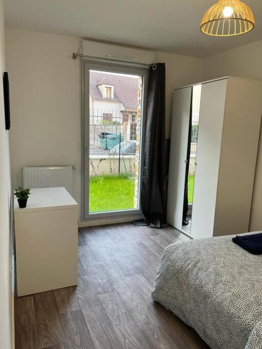Appartement F2 De Haut Standing En Hypercentre Avec Jardin Prive A 270 M De La Gare De Mantes ! Екстер'єр фото