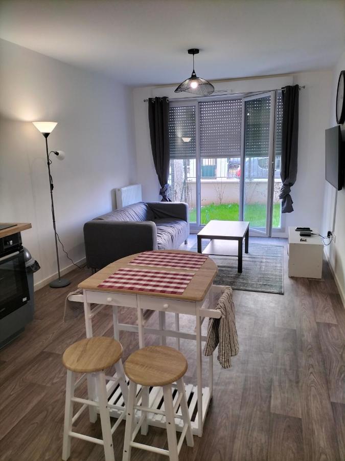 Appartement F2 De Haut Standing En Hypercentre Avec Jardin Prive A 270 M De La Gare De Mantes ! Екстер'єр фото