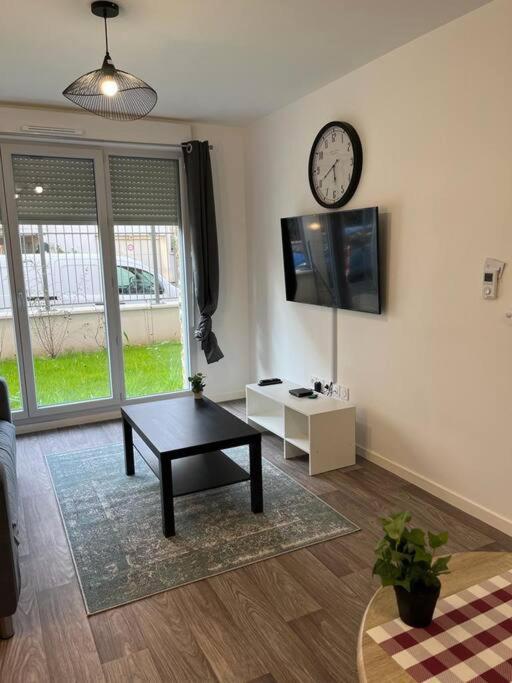 Appartement F2 De Haut Standing En Hypercentre Avec Jardin Prive A 270 M De La Gare De Mantes ! Екстер'єр фото